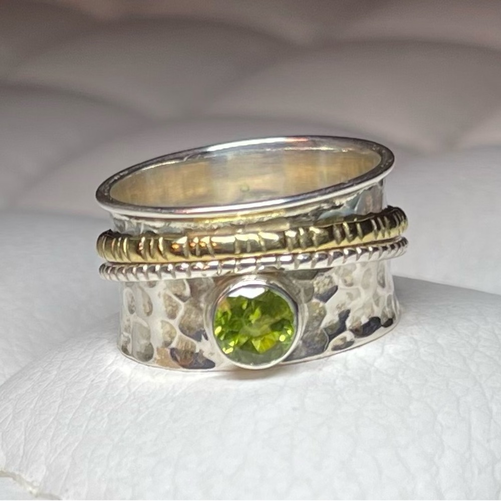 Sterling Silver and Green Peridot Spinner Ring size 10